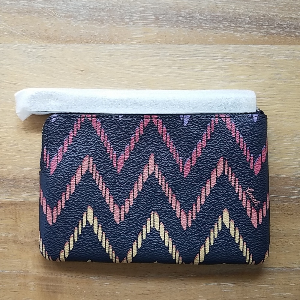 NWT Coach Corner Zip Wristlet W/Geo Chevron Print - Picture 4 of 7